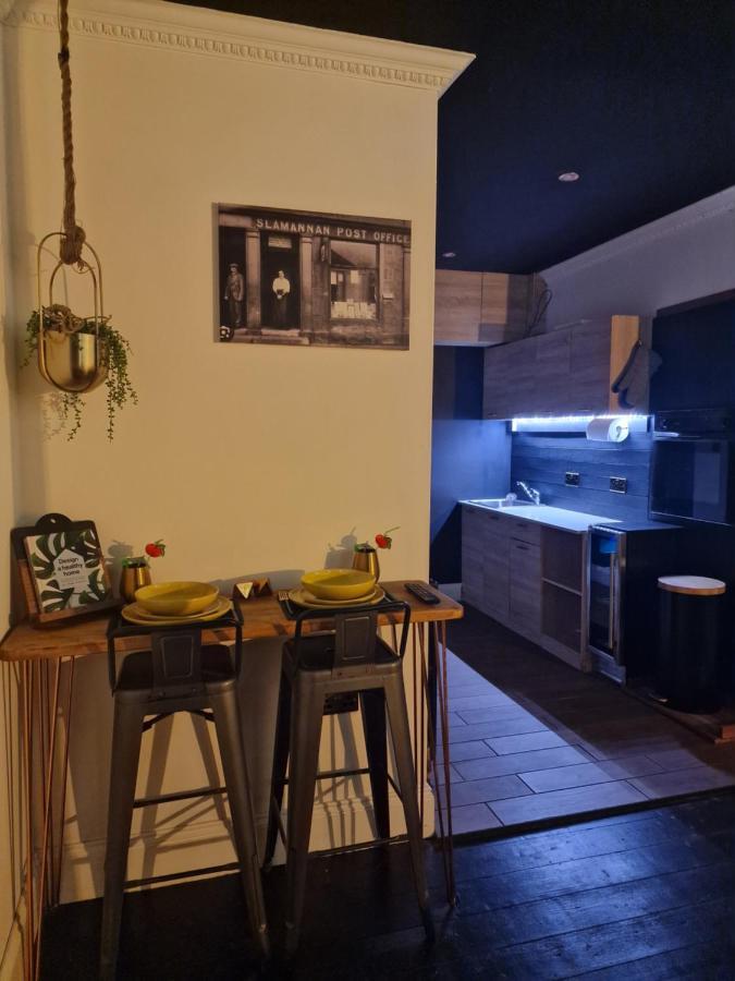 The Penny Black Apartment With Indoor Hot Tub Slamannan Exterior photo