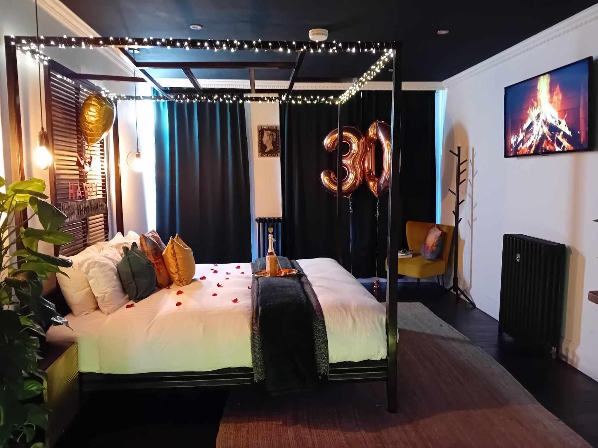 The Penny Black Apartment With Indoor Hot Tub Slamannan Exterior photo
